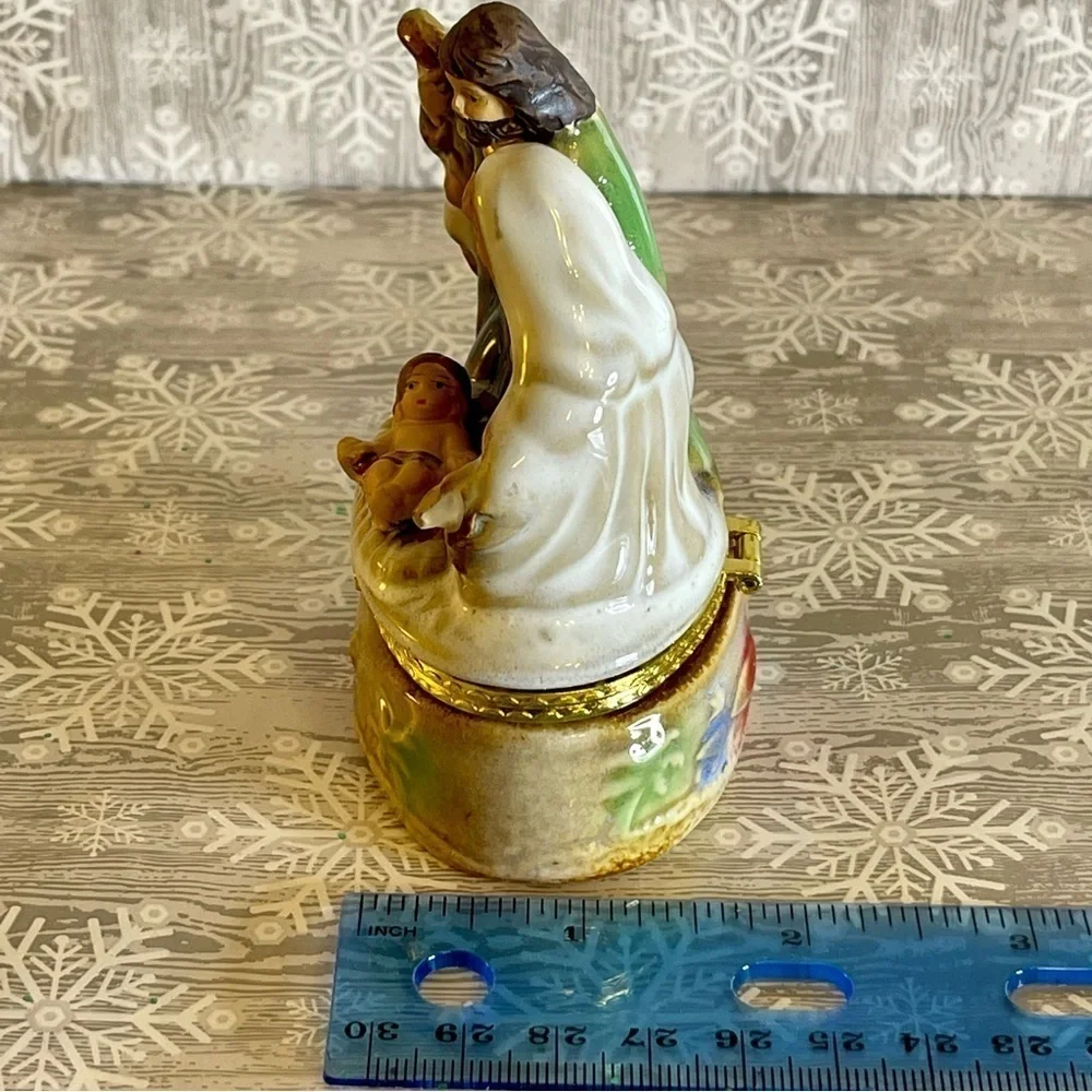 Blessed Family Nativity Lusterware Trinket Pill Box EUC